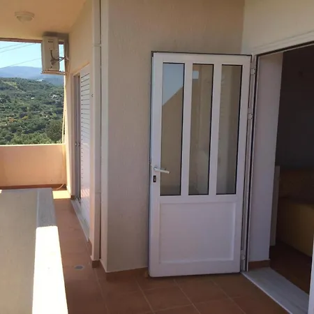 Vathi, - 2 Bed